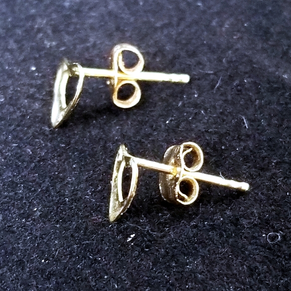 14K Gold Heart Earrings EUC - Picture 3 of 8